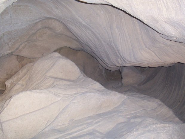 Howe Cavern 2002 Jul